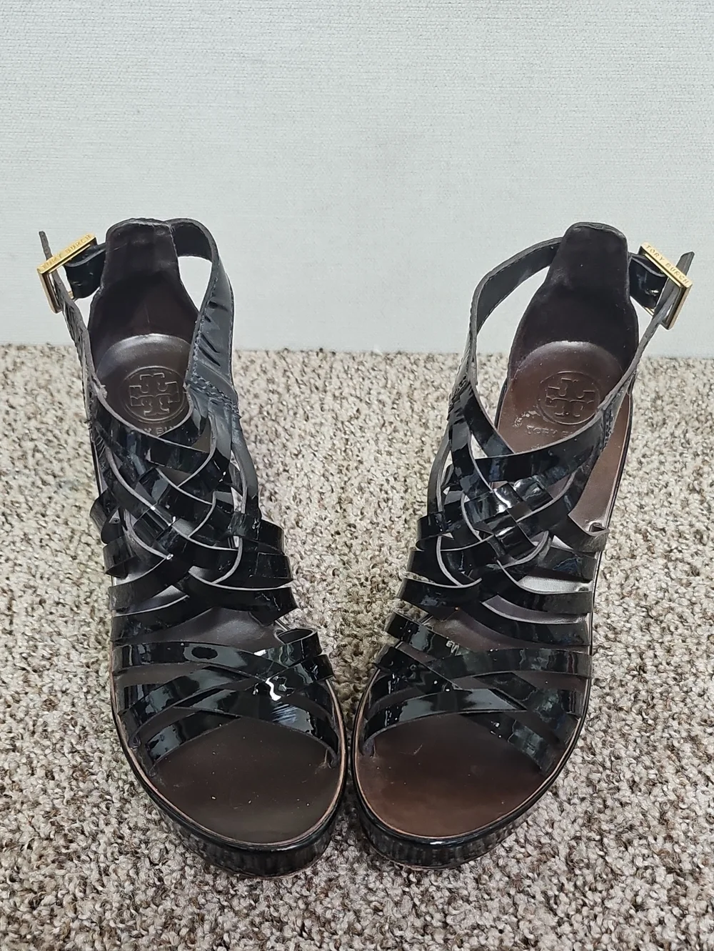 TORY BURCH ANNAMARTE PATENT WEDGE SANDALS BFPM-08-130
